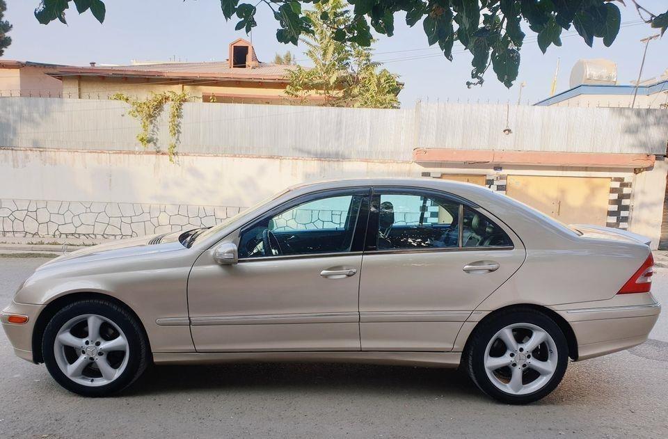 Mercedes-Benz-C-CLASS-320