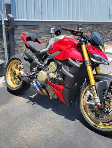 2020 Ducati street firter V4S
