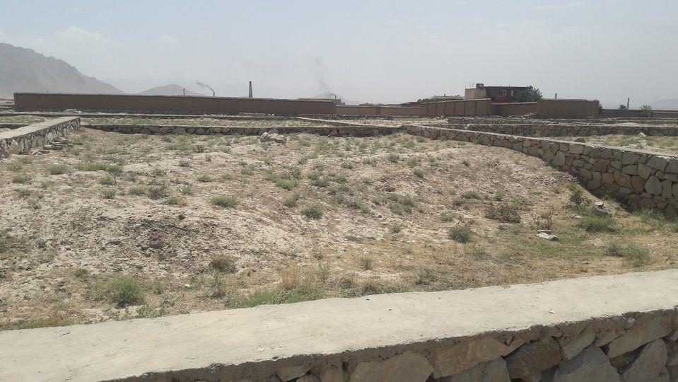 زمین-فروشی-دست-بند