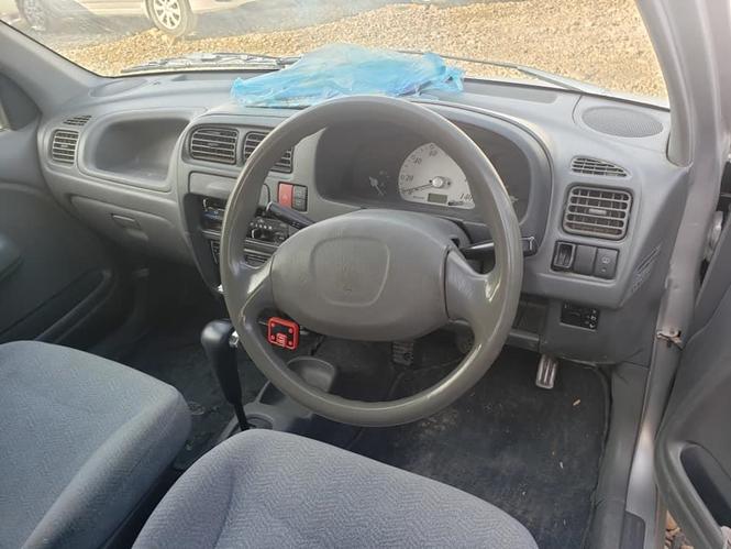 سوزکی روغ کوچنی ماشین مادل 2000