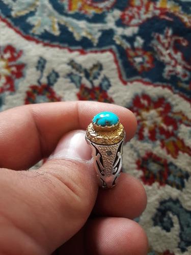 انگشتر فیروزه نیشاپوری اصلی دور نگین او آب طلا . برای فروش ا