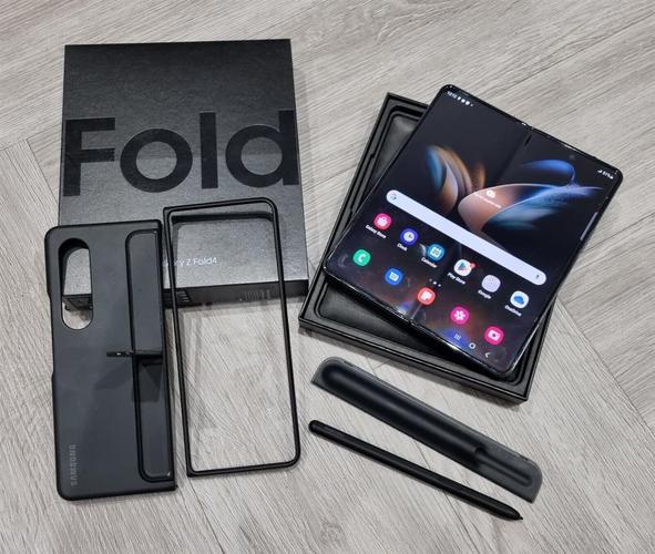 SAMSUNG Galaxy Z Fold 4 Cell Phone, Factory Unlocked
