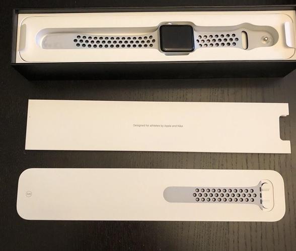 42mm Space Gray Aluminium Case with Black/Pure Pla