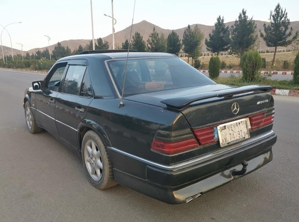 Mercedes-Benz-Germany-W124