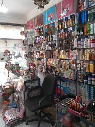 فروش عاجل بخاطری سفر خارج از کشور دوکان لوازم آرایشی با بهتر