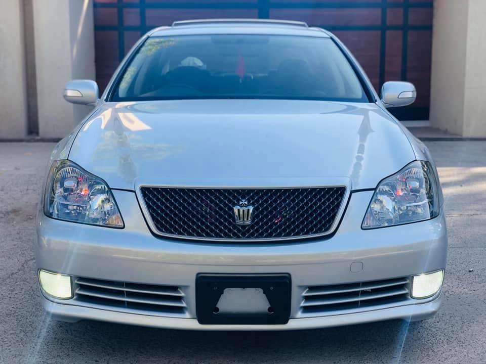 Toyota-Crown