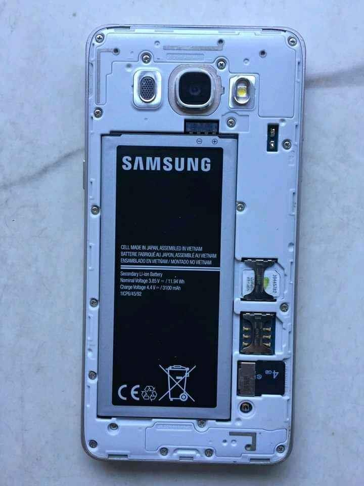 J5-2016-یک-سیت-مبایل
