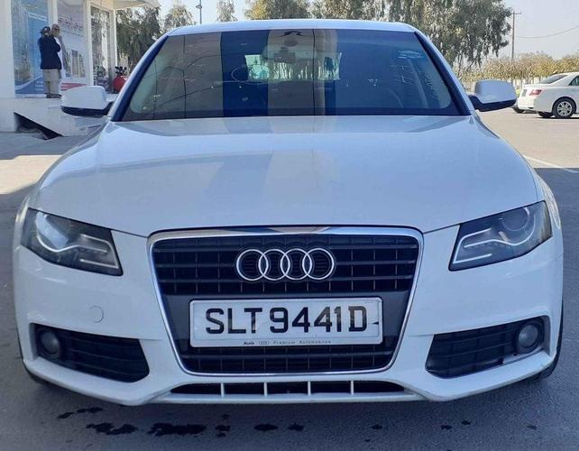 نوی ناوریده Audi tarbo 2011 model ده چلاو په ذمانت دوی کیمری