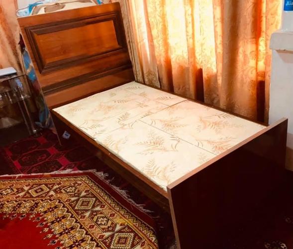 تخت خواب ۱ نفری ۷۵۰۰ افغانی