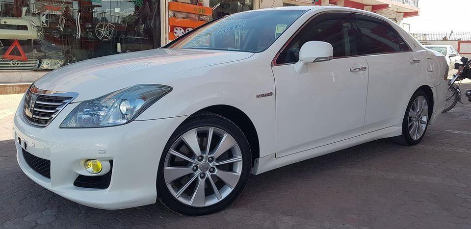 Crown-hybrid-2010-non-used-car