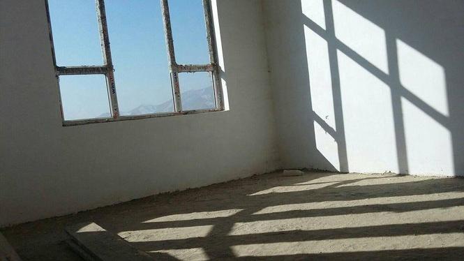 فروش يك باب اپارتمان سه اطاقه لب سرك عمومي