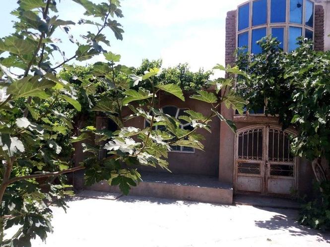 خانه فروشی دارای دو اتاق دهلیز آشپزخانه حمام. دارای 200 متر