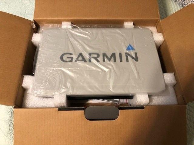 New Garmin ECHOMAP Ultra 2 126sv Fishfinder with Transducer