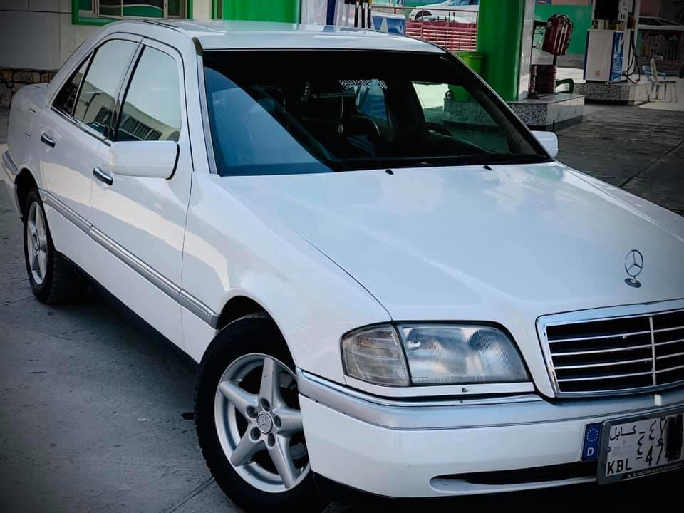 Mercedes-Benz-c220-v4