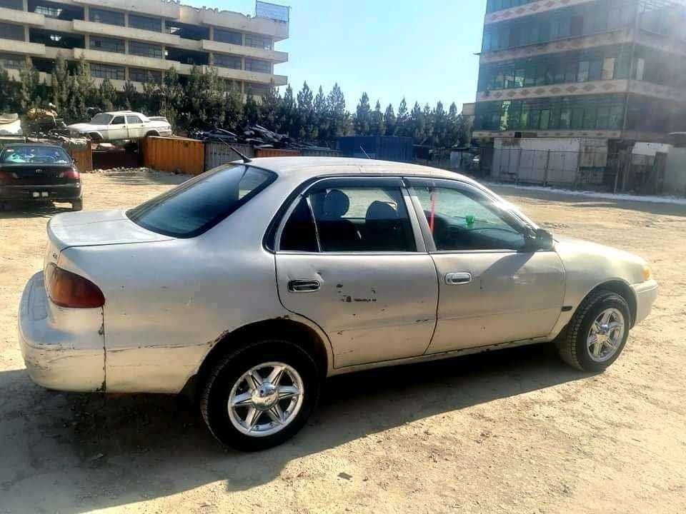 یک-عراده-کرولا-2-کانادایی-مادل-2000