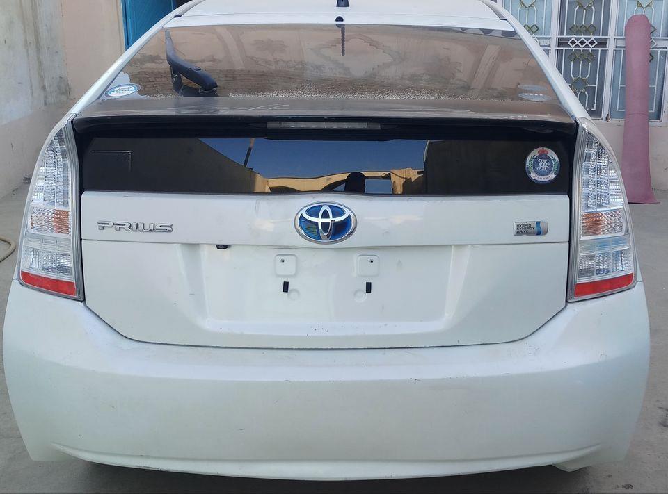 -Prius-Hybrid-فریس-هایبرډ-