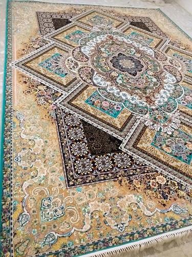 یک دانه قالین ایرانی