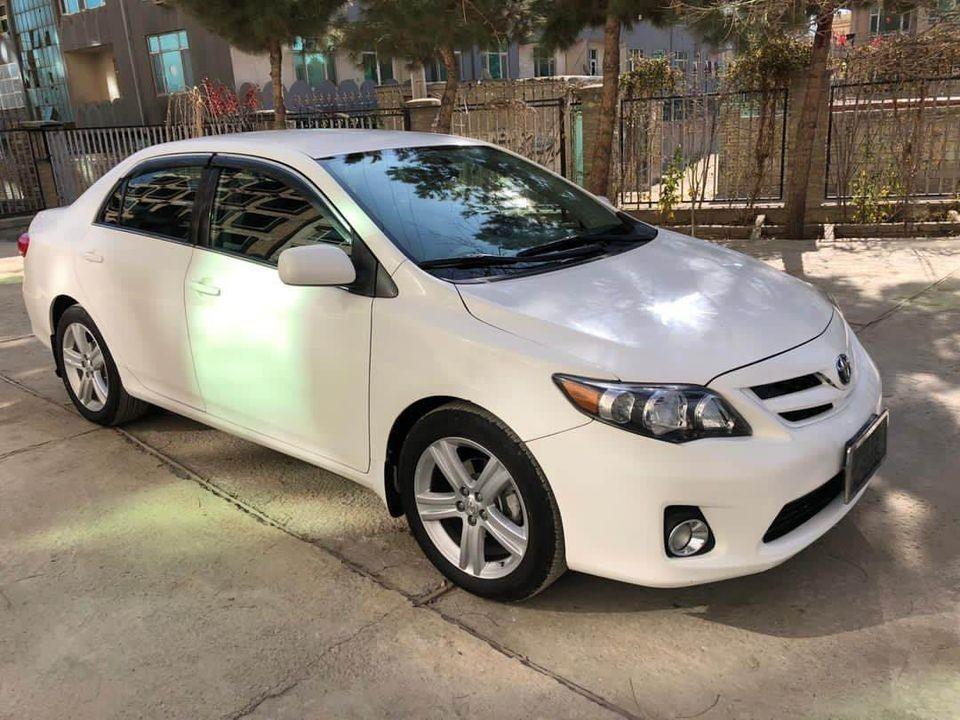Toyota-Corolla-2013-LE