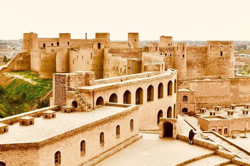 خدمات-گردشگری----