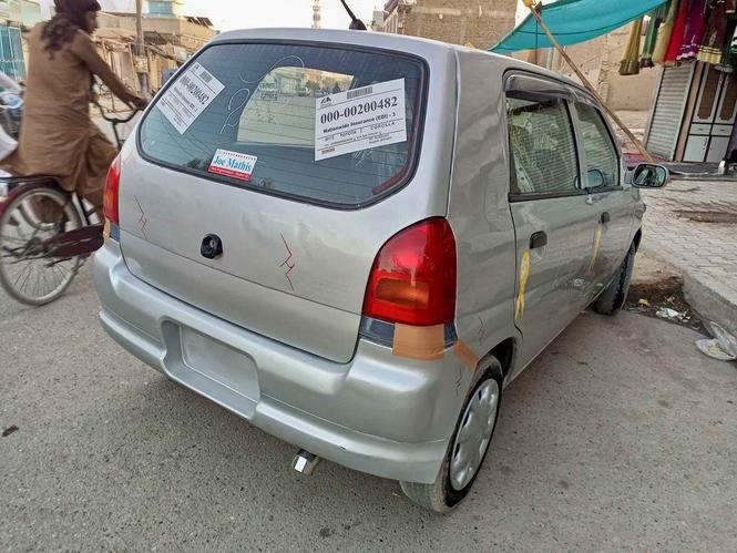 يوه عراده الټو سوزکى ،غټ ماشينډولکى اوخاوره دوااړه لري تماس