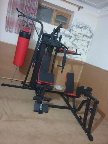 دکورلپاره دمکمل سپورټ ماشين په اريناسپورټ کى ترلاسه کړى