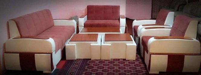 یک سیت کوچ 7 نفره کاملا" جدید همراه لا میز هایش 0729795600