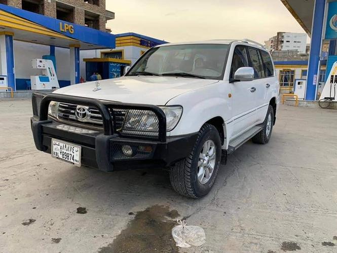 لندکروزر ۲۰۰۵ منفی ۵