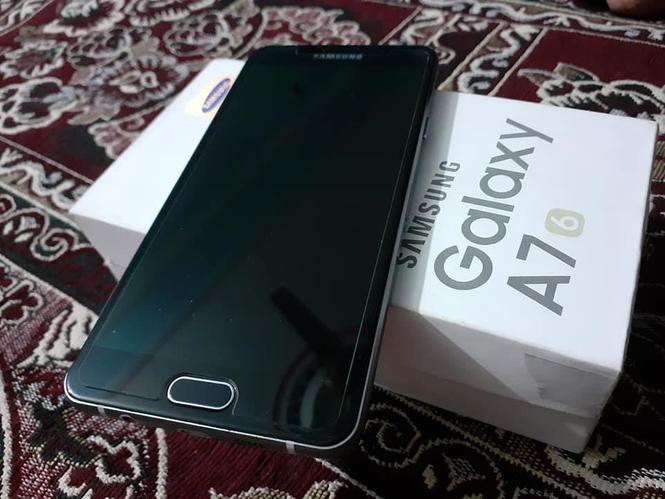 گلکسی A7 2016 رنگ سیاه حافظه ٣٢ فنگر نو کارتن دا