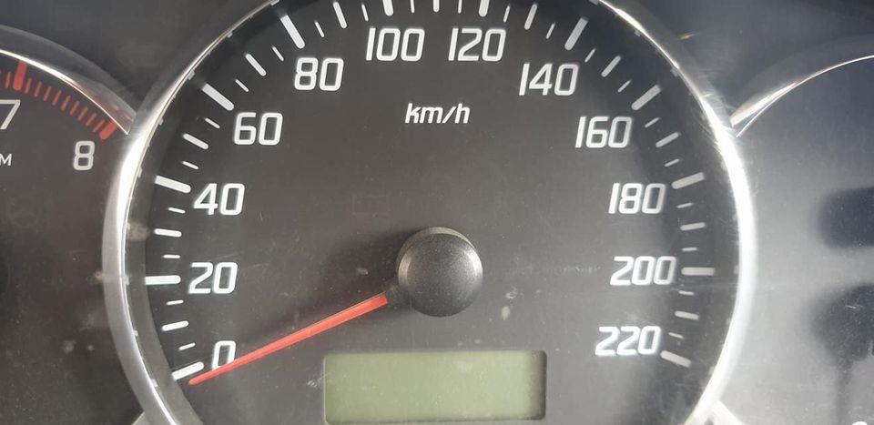 0703032538-------0794310304