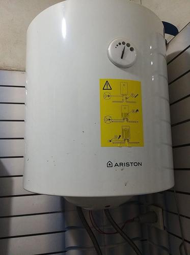 بایلر کمپنی Ariston ثابت50لیتری قیمت5000شماره تماس0764101388