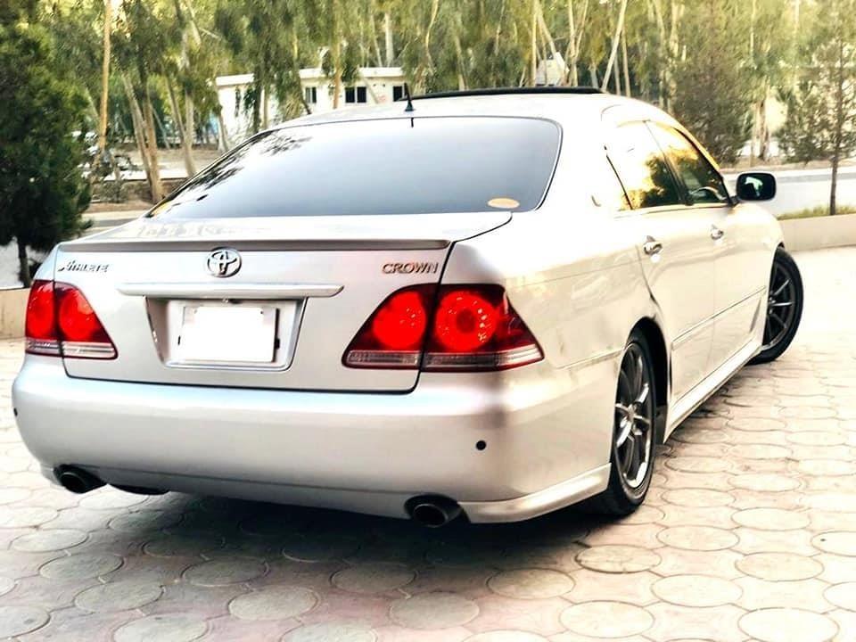ناواريده-اتليټ-کرون