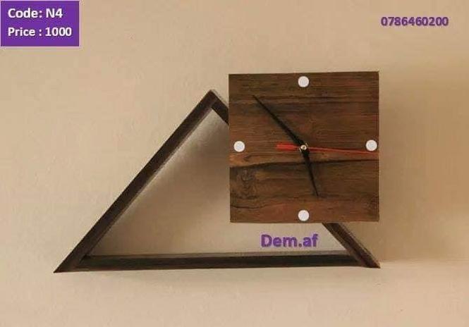 ساعت های تزئینی چوبی درب منزل یا محل کار تحویل بگیرید
