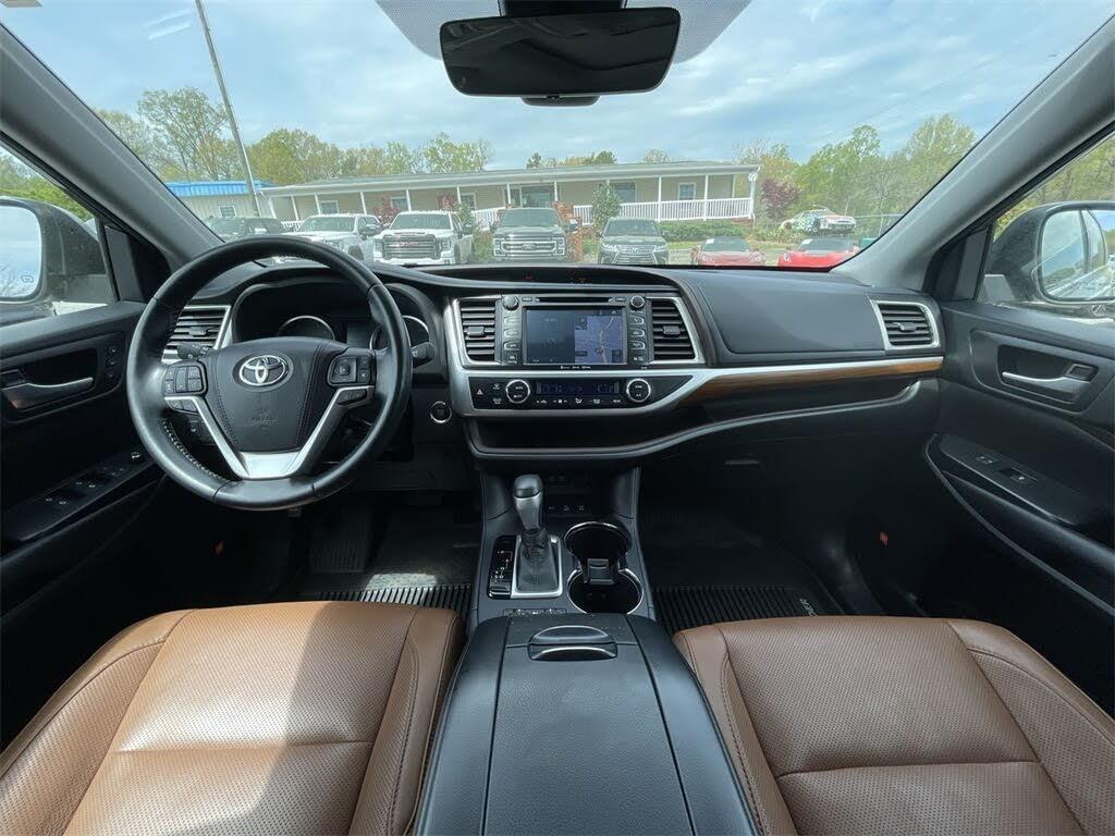2018-Toyota-Highlander-Limited-AWD