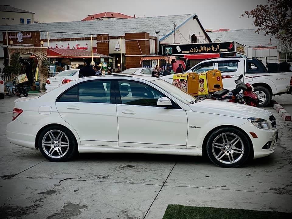 Mercedes-Benz-2008-c300-full-option