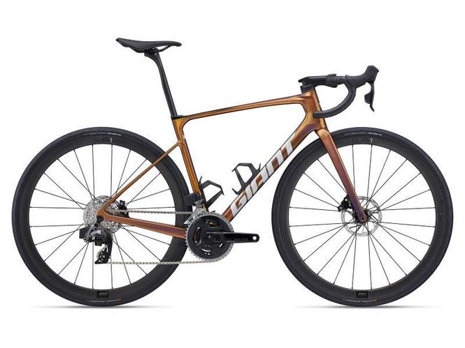 2024 Giant Defy Advanced Pro 1 Road Bike