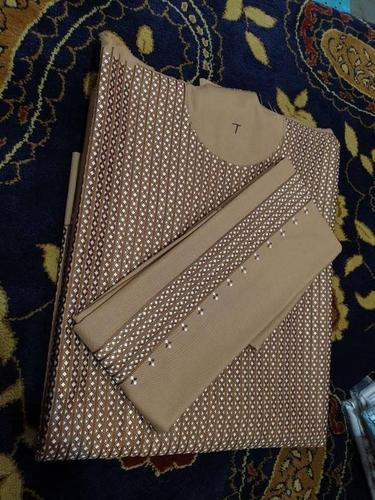 لاسی چارکونجه غاړه په سنګین رنګ کی میده خامک قیمت 11000 افغا