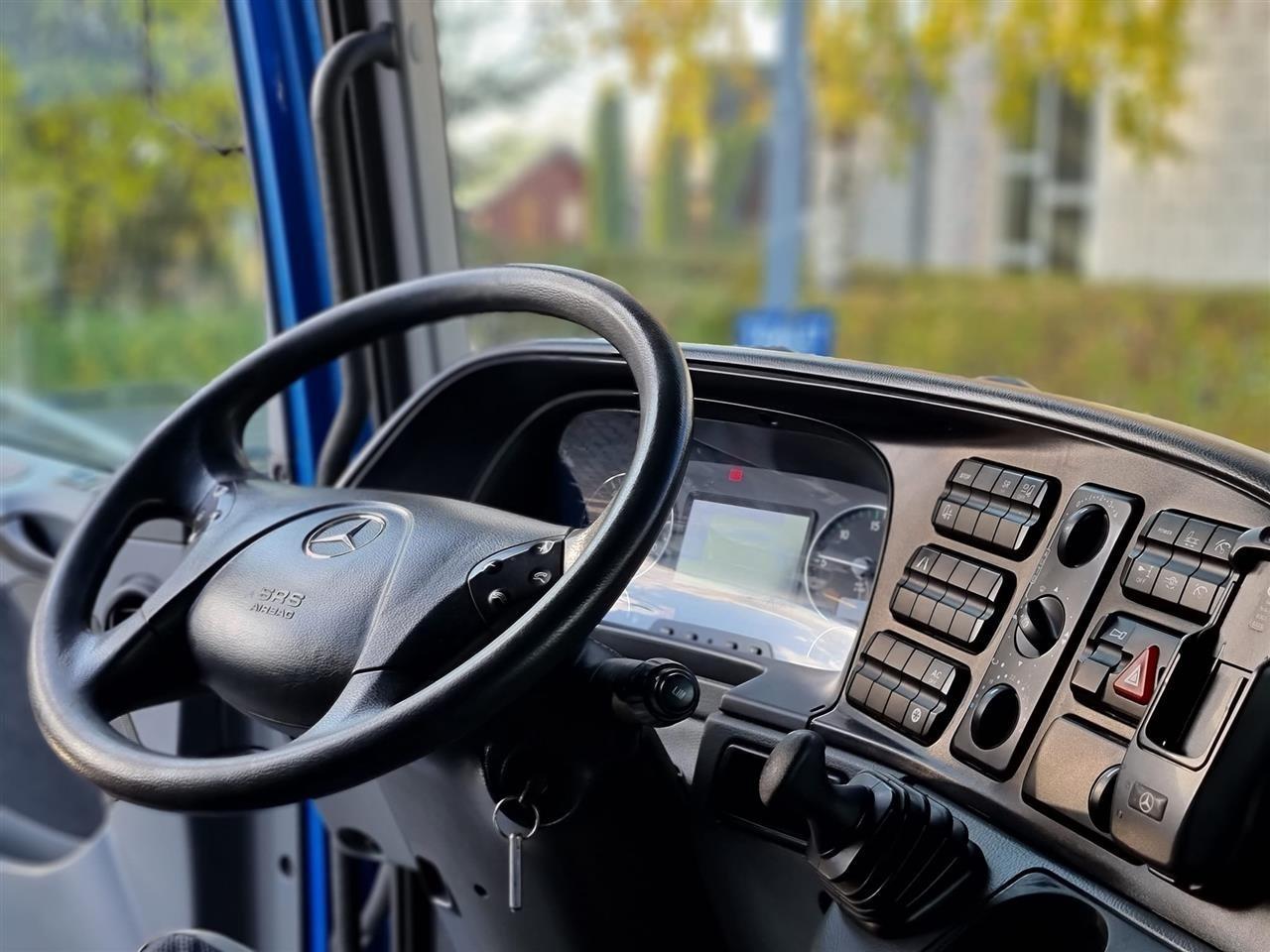 Mercedes-Benz-Actros-1846-LS