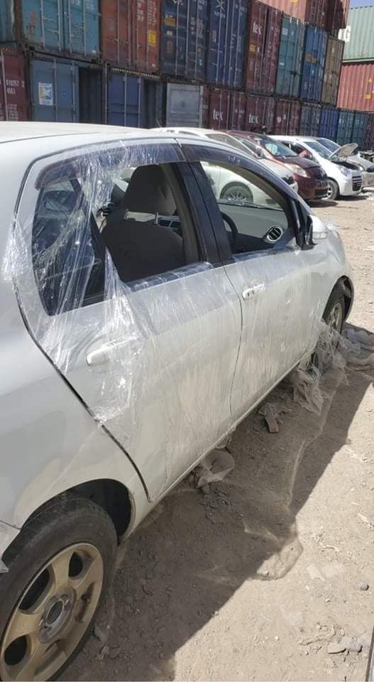 Vitz-2010-پوخ-0-موټر-نواریده-پل-ویټ-رنګ