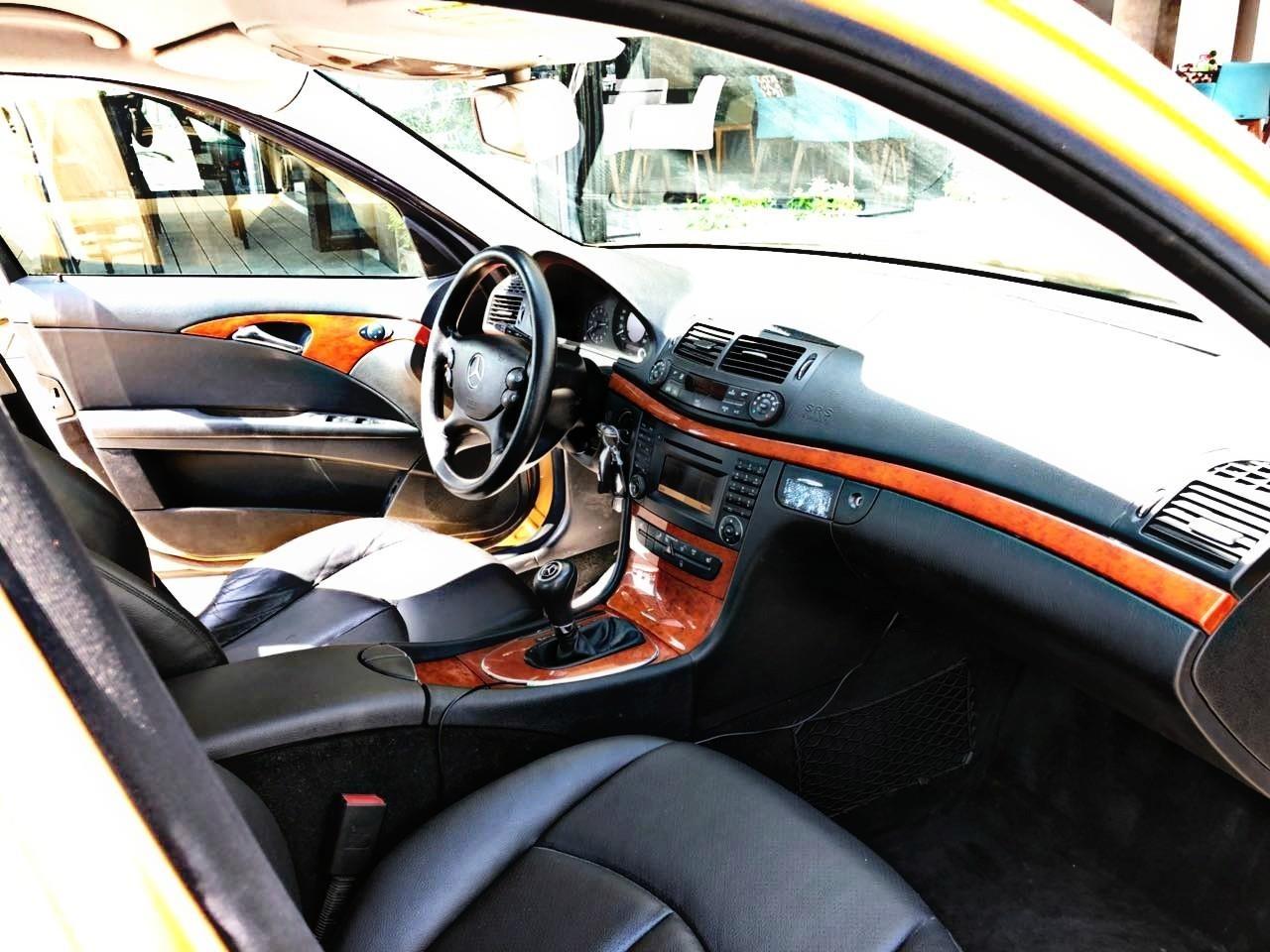 MERCEDES-BENZ-E200-EVO-GOLD-W211--09