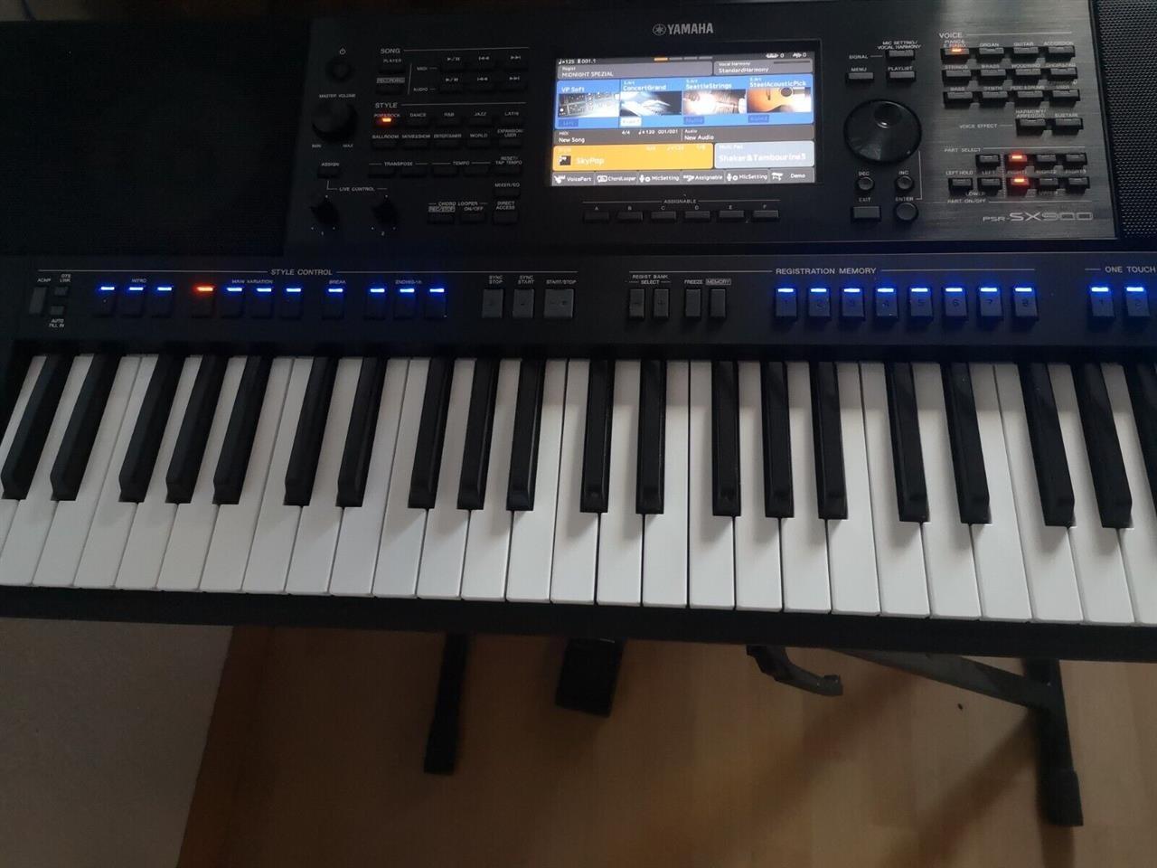 Yamaha-PSR-SX900-Digital-Workstation-61-Key-Organ-Initial-To