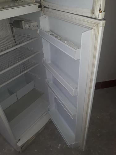 فروش عاجل یخجال بشرط کار