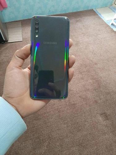 فروش گوشی A50اصلی همه کارش چک به زمانت128جیب حافظه 4جیب رم ف
