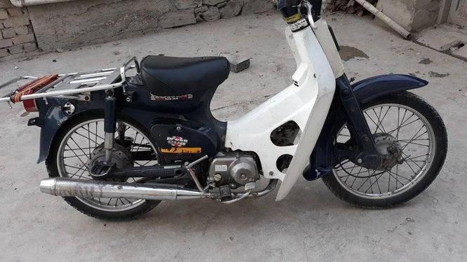 موترسایکل فروشی هندا جاپانی 50 cc کاربیتر در حد نو رنگ کمپنی