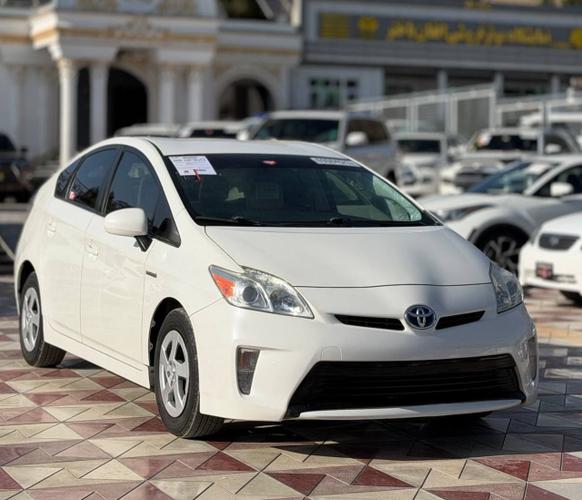فروش یک عراده Toyota Prius 2015