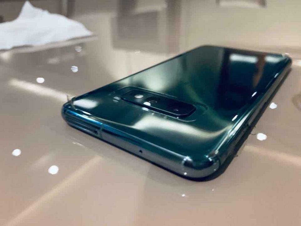 مبایل-Samsung-Galaxy-S10e