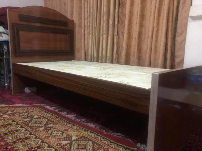تخت خواب ۱ نفری ۷۵۰۰ افغانی