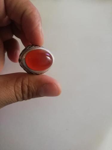 یک عدد انگشتر نقره دارای نگین حقیق اصلی
