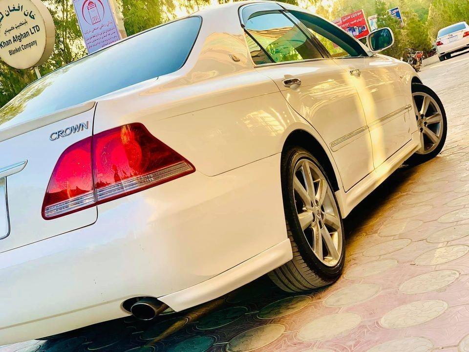 Toyota-Crown