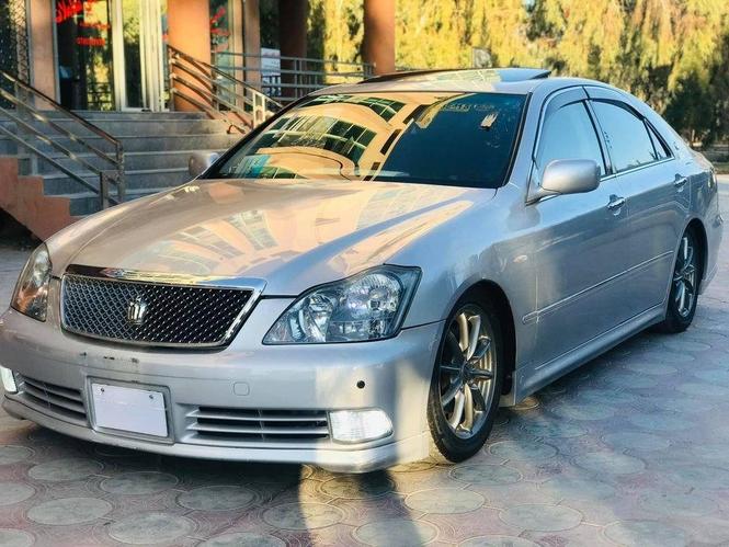 Toyota Crown Atlete