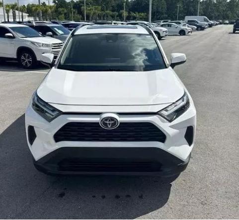 Toyota-RAV4-2022-XLE
